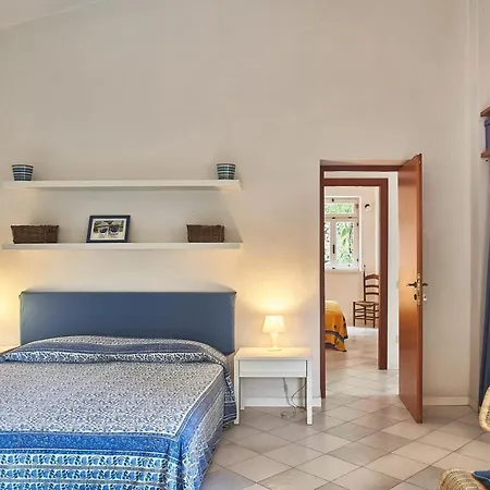 Semesterbostad Casa La Valletta La Guardia